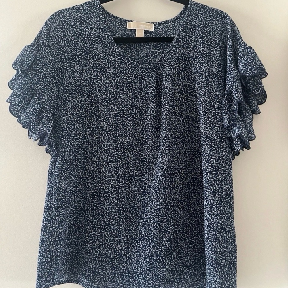 Michael Kors Women's Floral Print Blouse Size medium, Made Is Vietnam